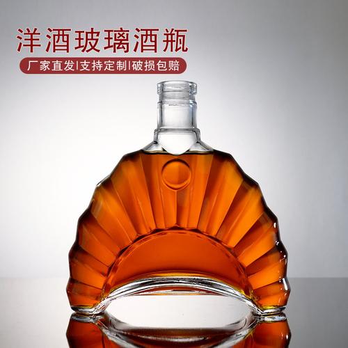 从源头工厂到您的酒柜 晶白料威士忌、白兰地与泡酒瓶的定制艺术
